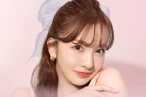板野友美